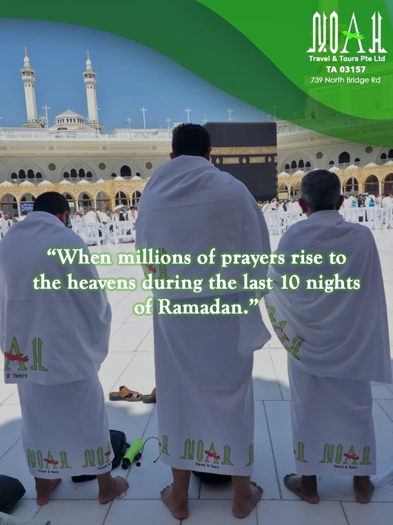 Pilgrims before the Kaaba in the last ten nights of Ramadan