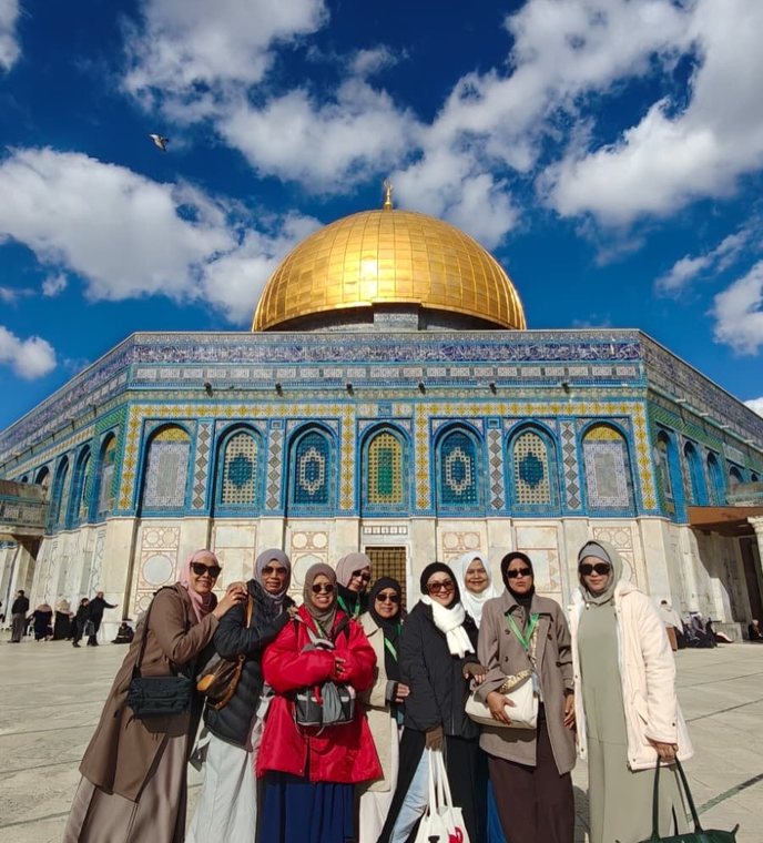 Sisters on our Al-Aqsa journey