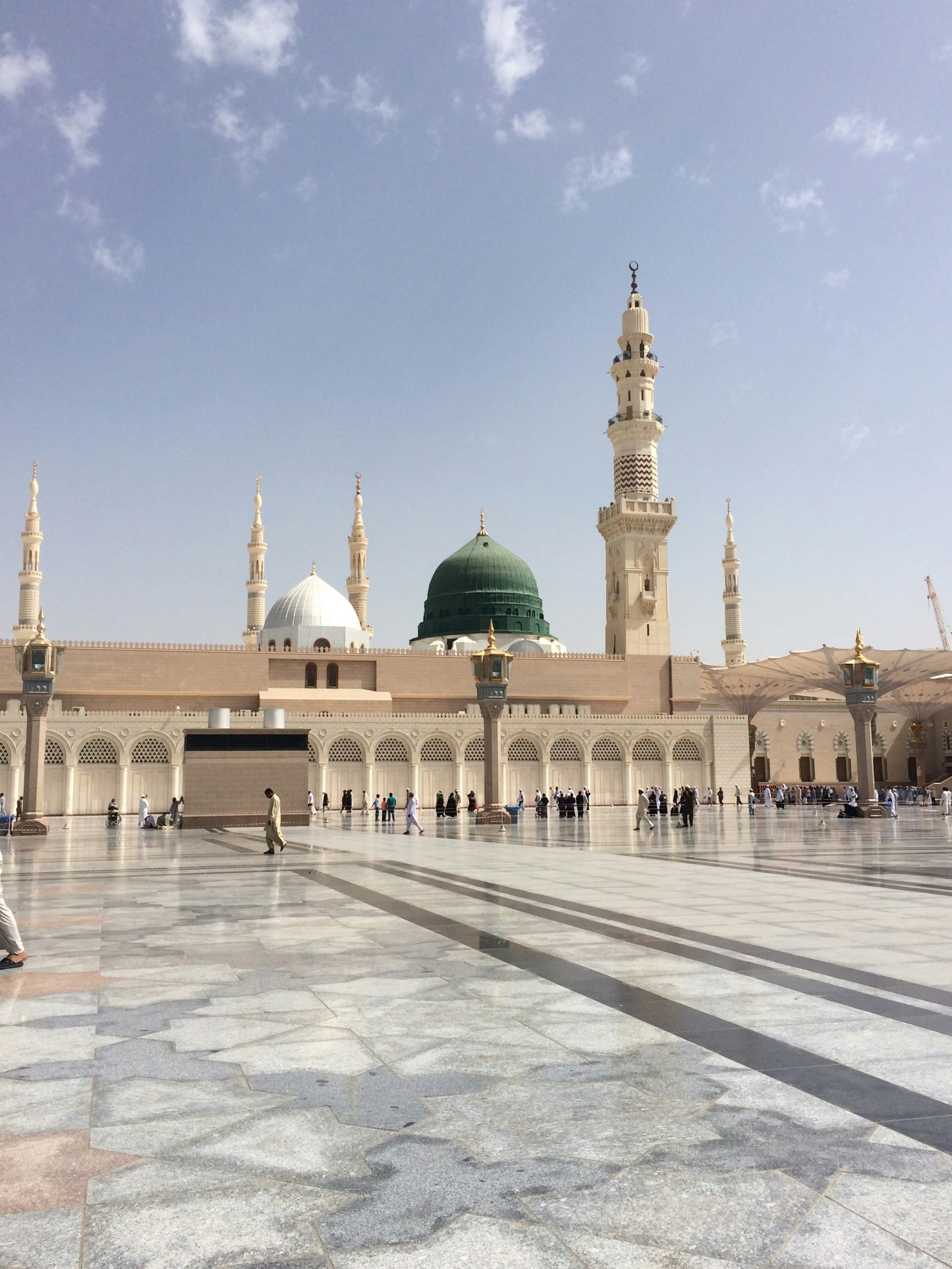 Pilgrims at the Haram with Noah Travel